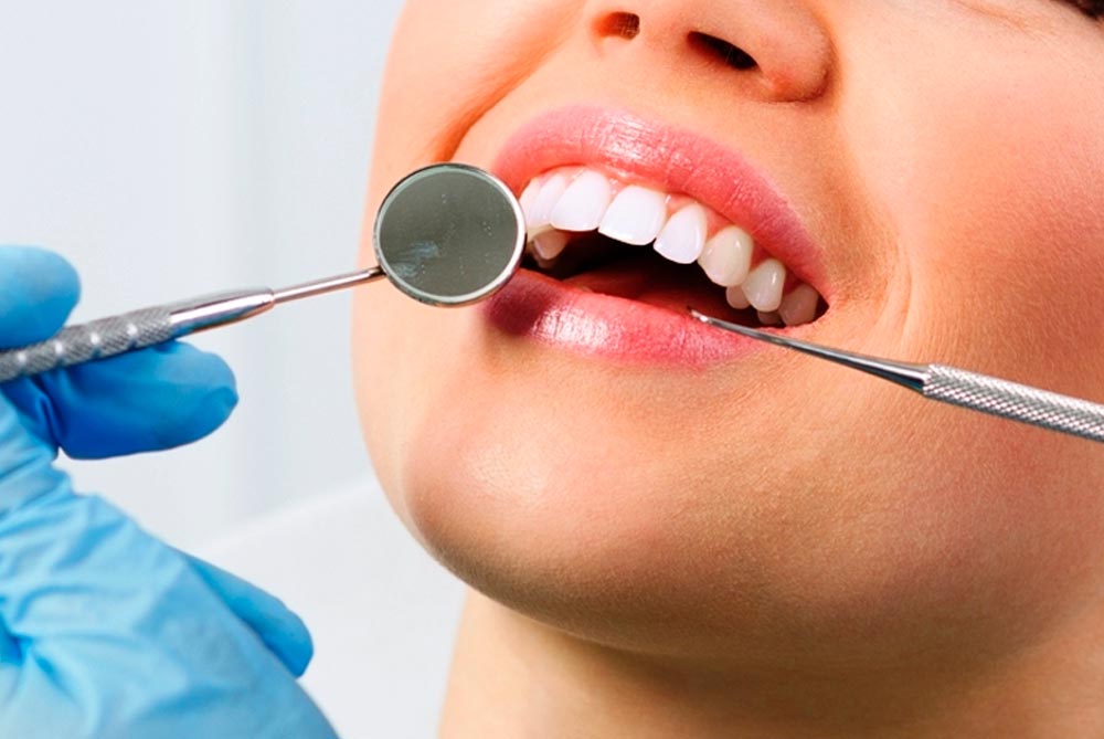 Barrancos Clínica Dental. Servicio de Prótesis Dentales: Rehabilitaciones fijas, removibles y combinadas. Fundas dentales